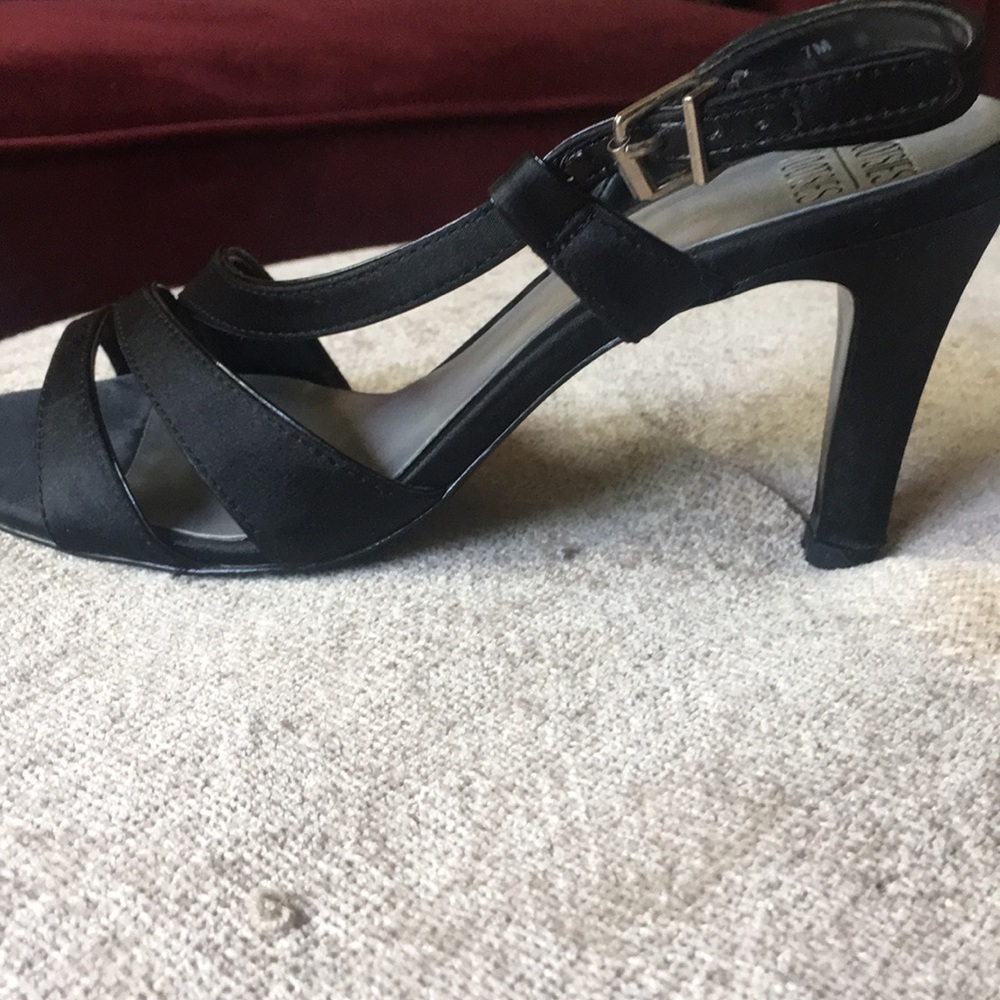 Black Satin Mootsies Tootsies Heels Sz 7 - Picture 3 of 5